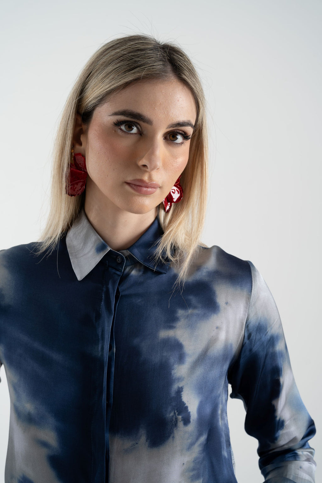 V2508/01 CAMICIA BASICA DI RASO A FANTASIA