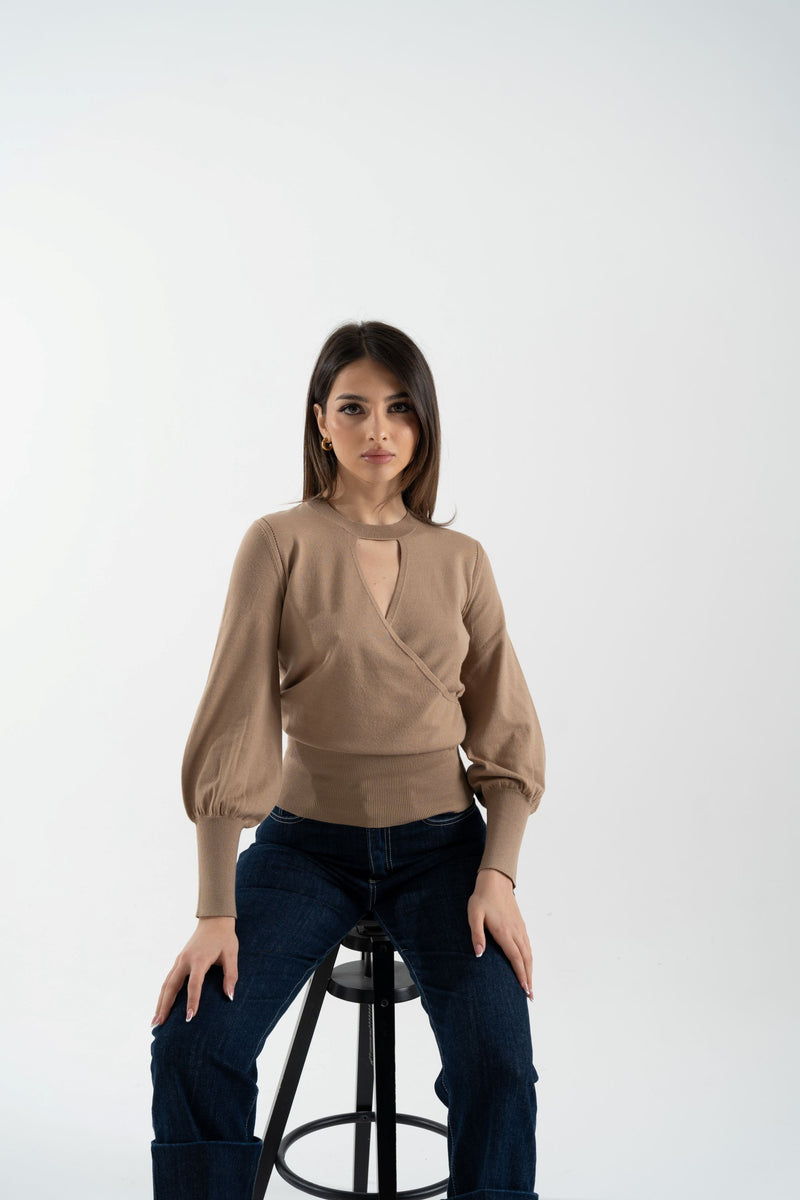 Maglia finto incrocio con maniche a sbuffo