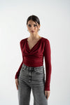 Maglia con scollo ad anello in jersey lucido