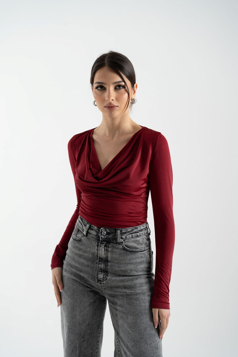 Maglia con scollo ad anello in jersey lucido
