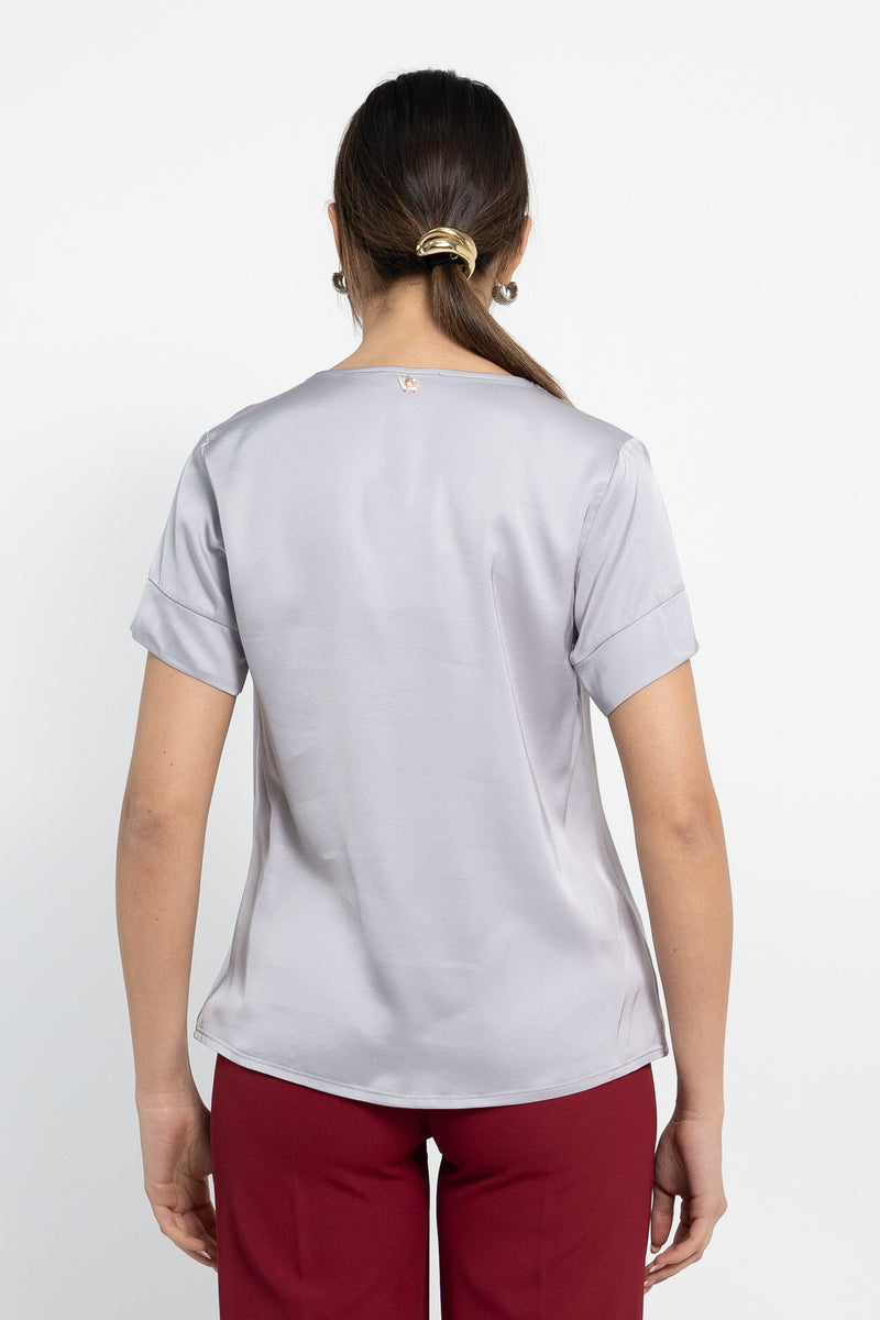 Blusa in raso mezza manica scollo a v
