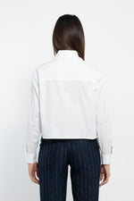 Camicia over corta con ricamo