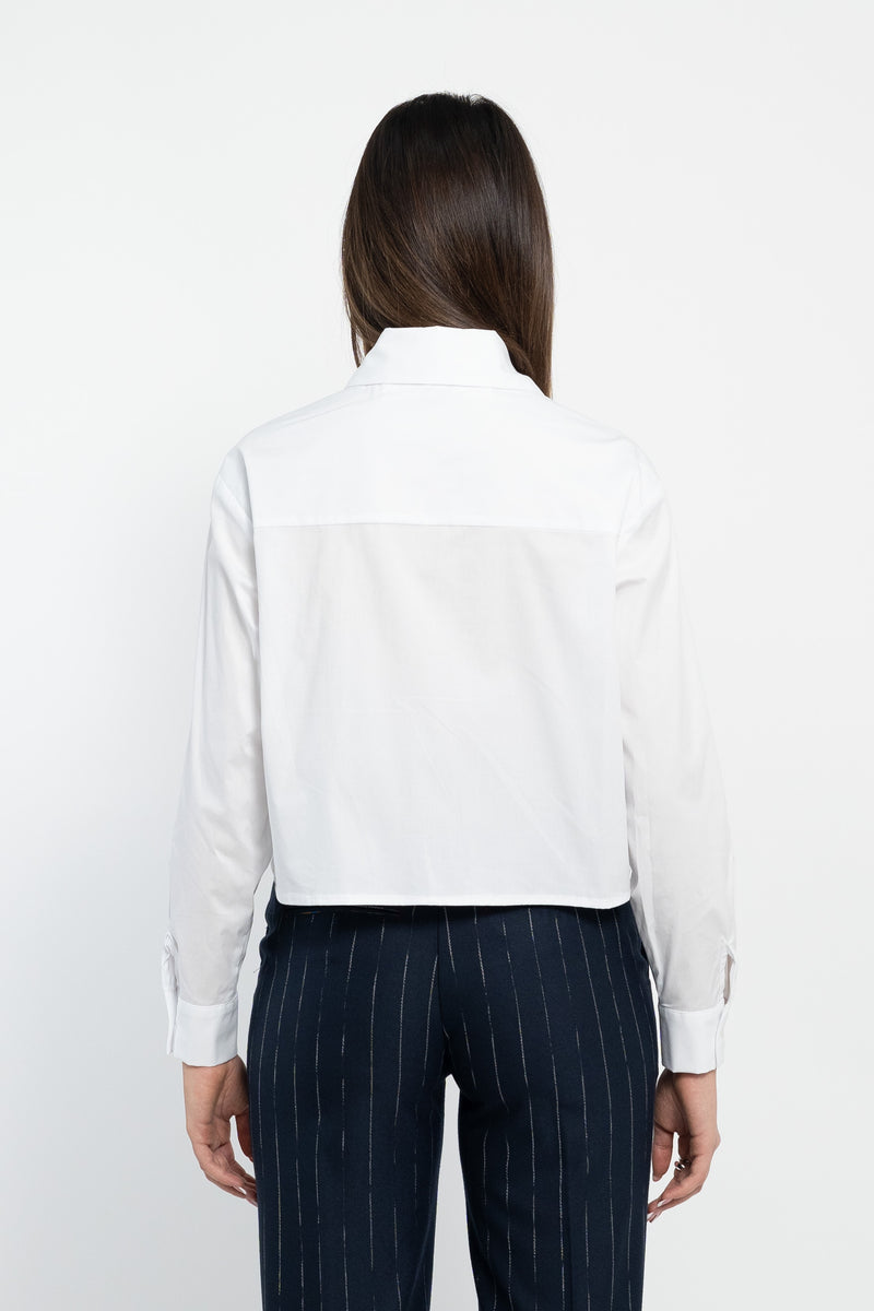 Camicia over corta con ricamo