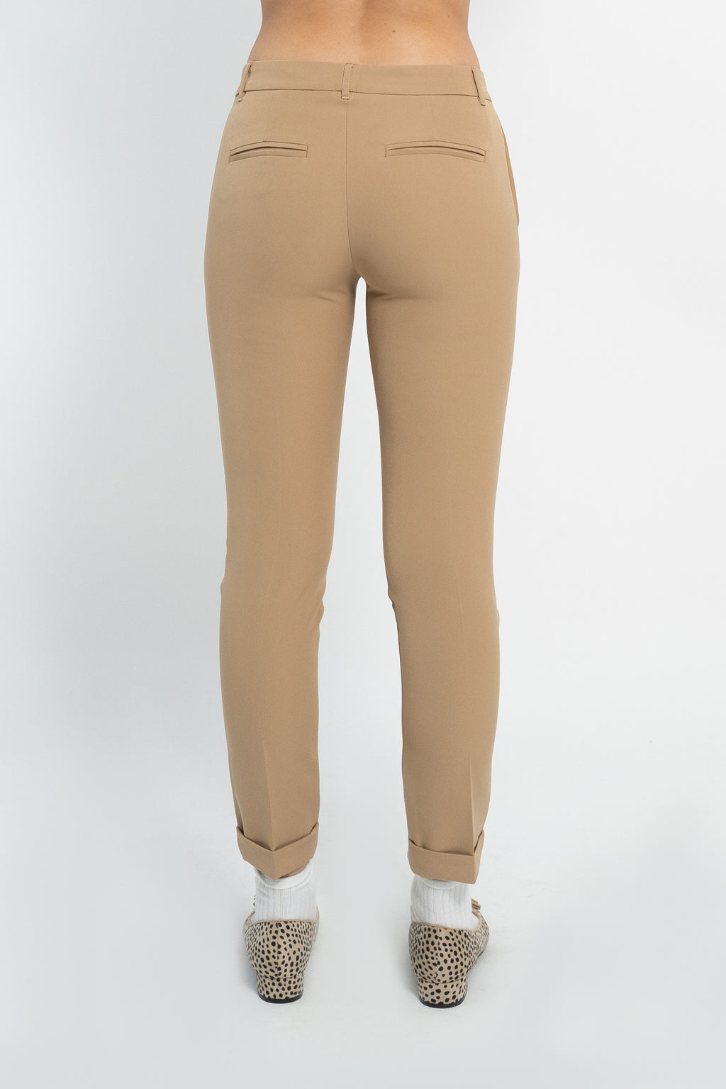 Pantalone a sigaretta con risvolto