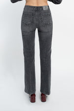 Jeans grigio linea dritta con applicazioni