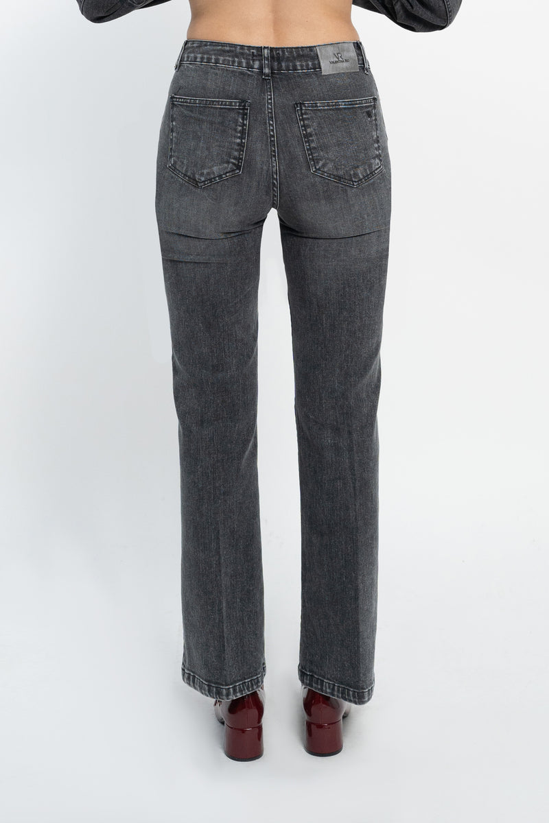 Jeans grigio linea dritta con applicazioni