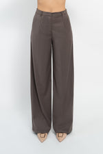 Pantalone in flanella con pinces e ricamo