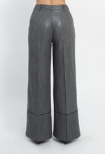 Pantalone in denim effetto laminato
