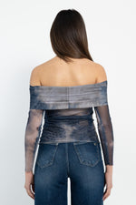 Maglia in rete fantasia con scollo bardot