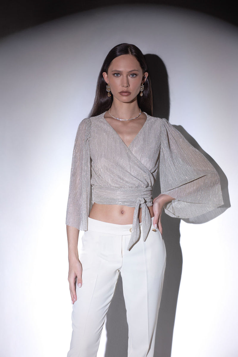 Pantalone cigarette fit con citurino e frisi lucidi