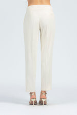 Pantalone cigarette fit con citurino e frisi lucidi